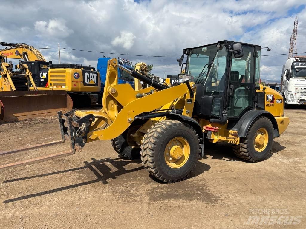 CAT 906 M Incarcator pe pneuri