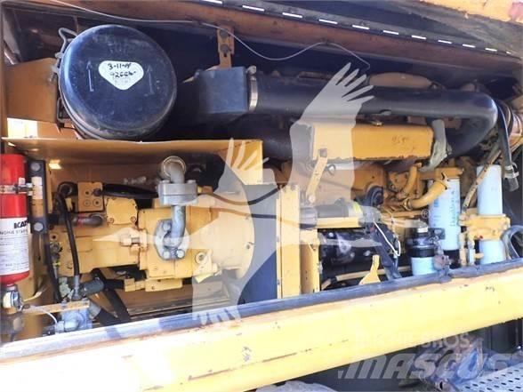 CAT M320 Excavatoare cu roti