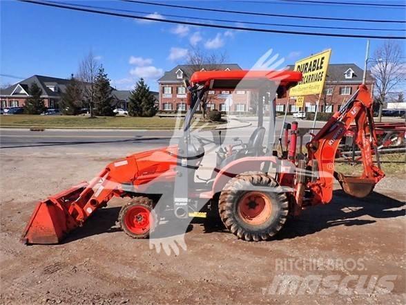 Kubota B26 Buldoexcavatoare