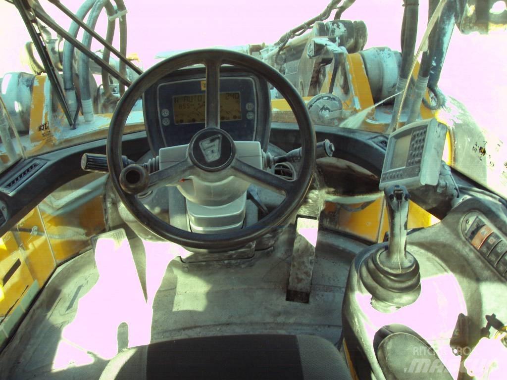 JCB 436 Wastemaster Incarcator pe pneuri
