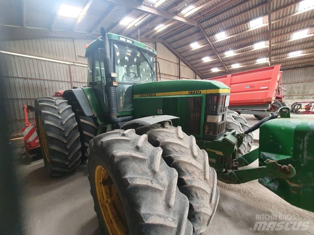 John Deere 7710 Tractoare