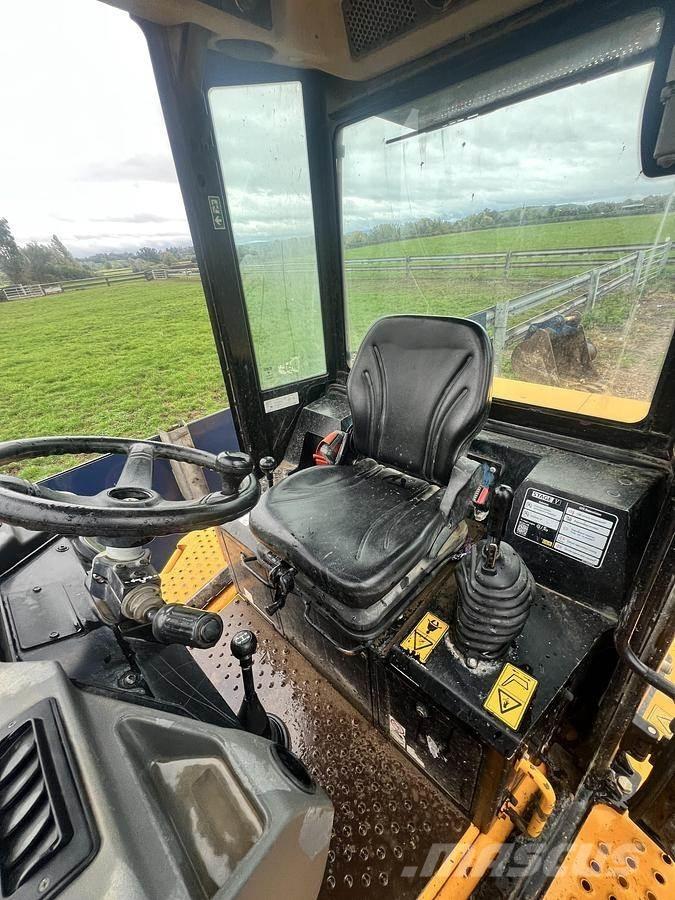 JCB 6T-3 Minitractor de teren