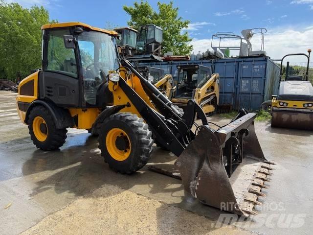 JCB 406 Incarcator pe pneuri