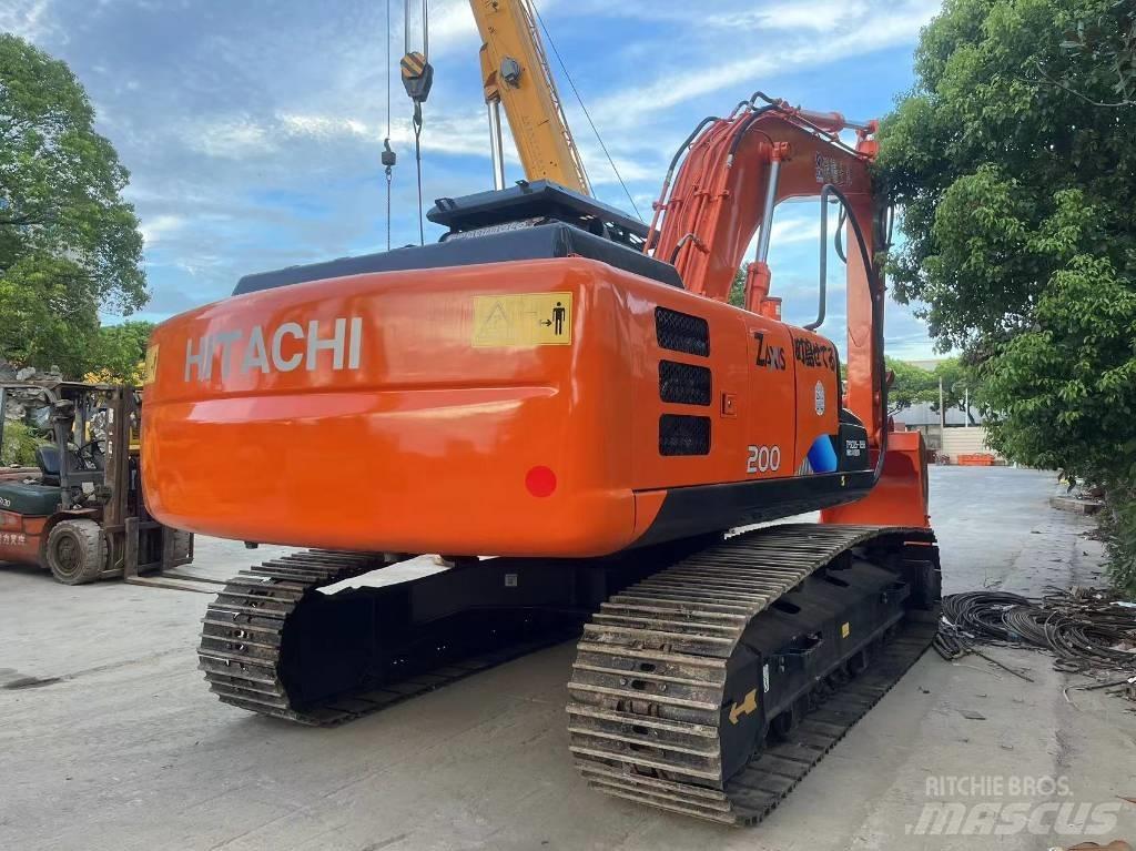 Hitachi ZX 200 Excavatoare pe șenile
