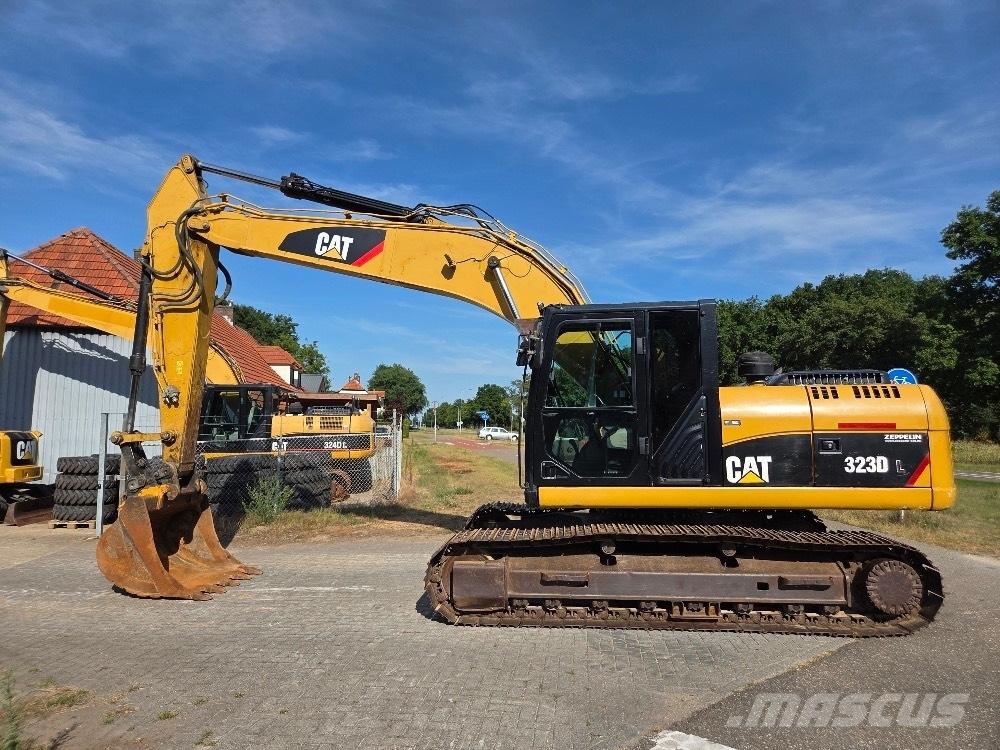 CAT 323DL Excavatoare pe șenile
