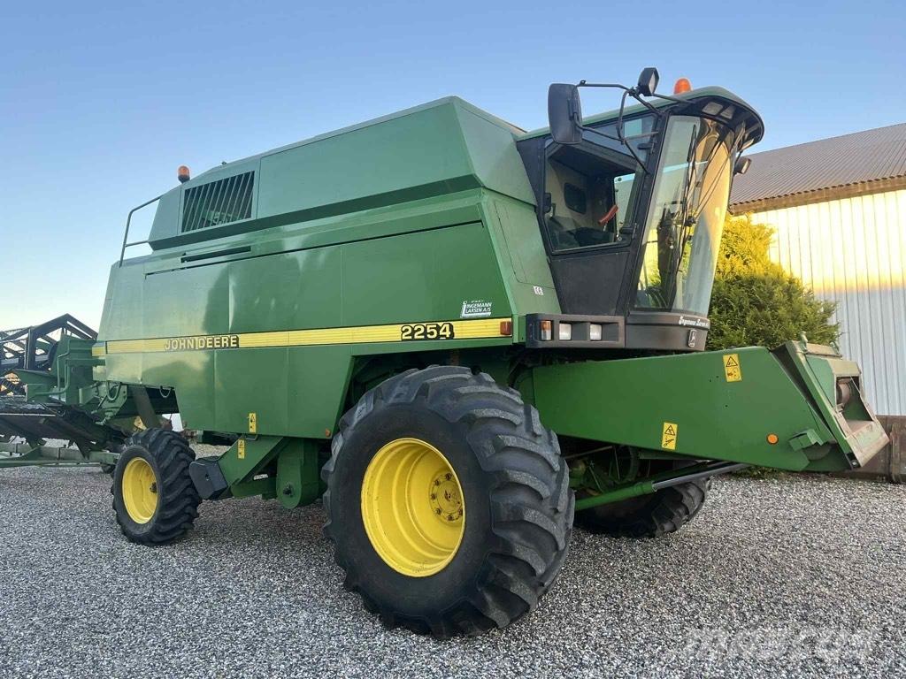 John Deere 2254 Combine de secerat