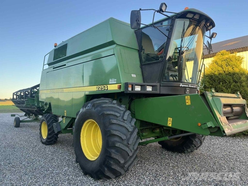 John Deere 2254 Combine de secerat