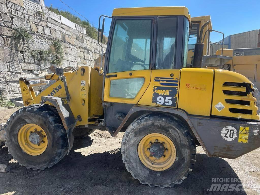 Komatsu WA95-3 Incarcator pe pneuri