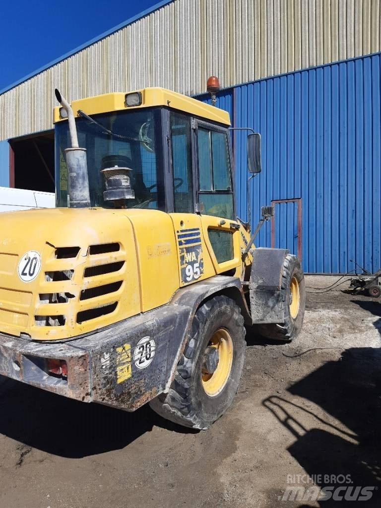 Komatsu WA95-3 Incarcator pe pneuri