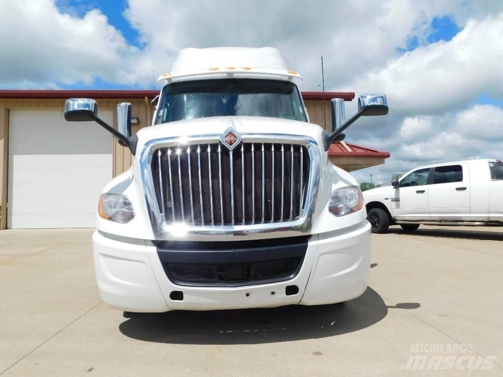 International LT 625 Autotractoare