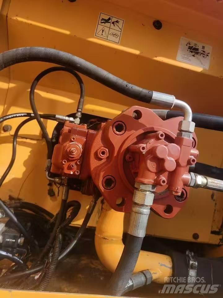 Hyundai 305 LC-9T Excavatoare pe șenile
