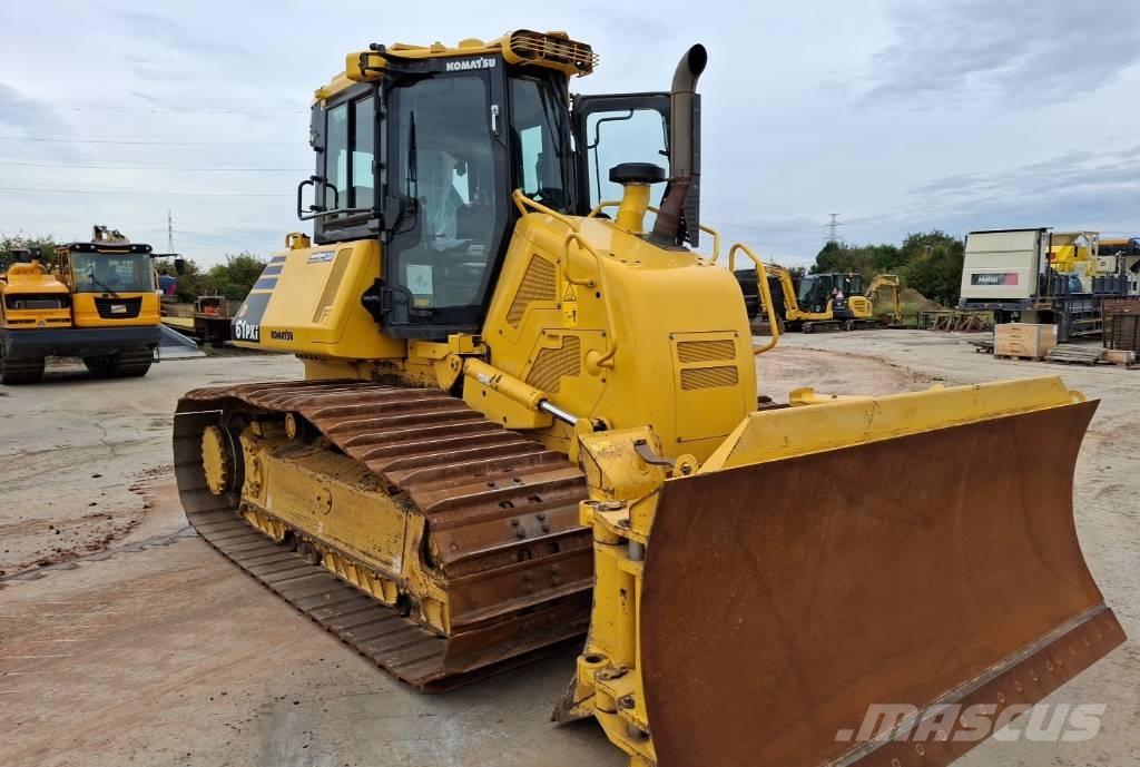 Komatsu D61PXI-24E0 Buldozere pe senile