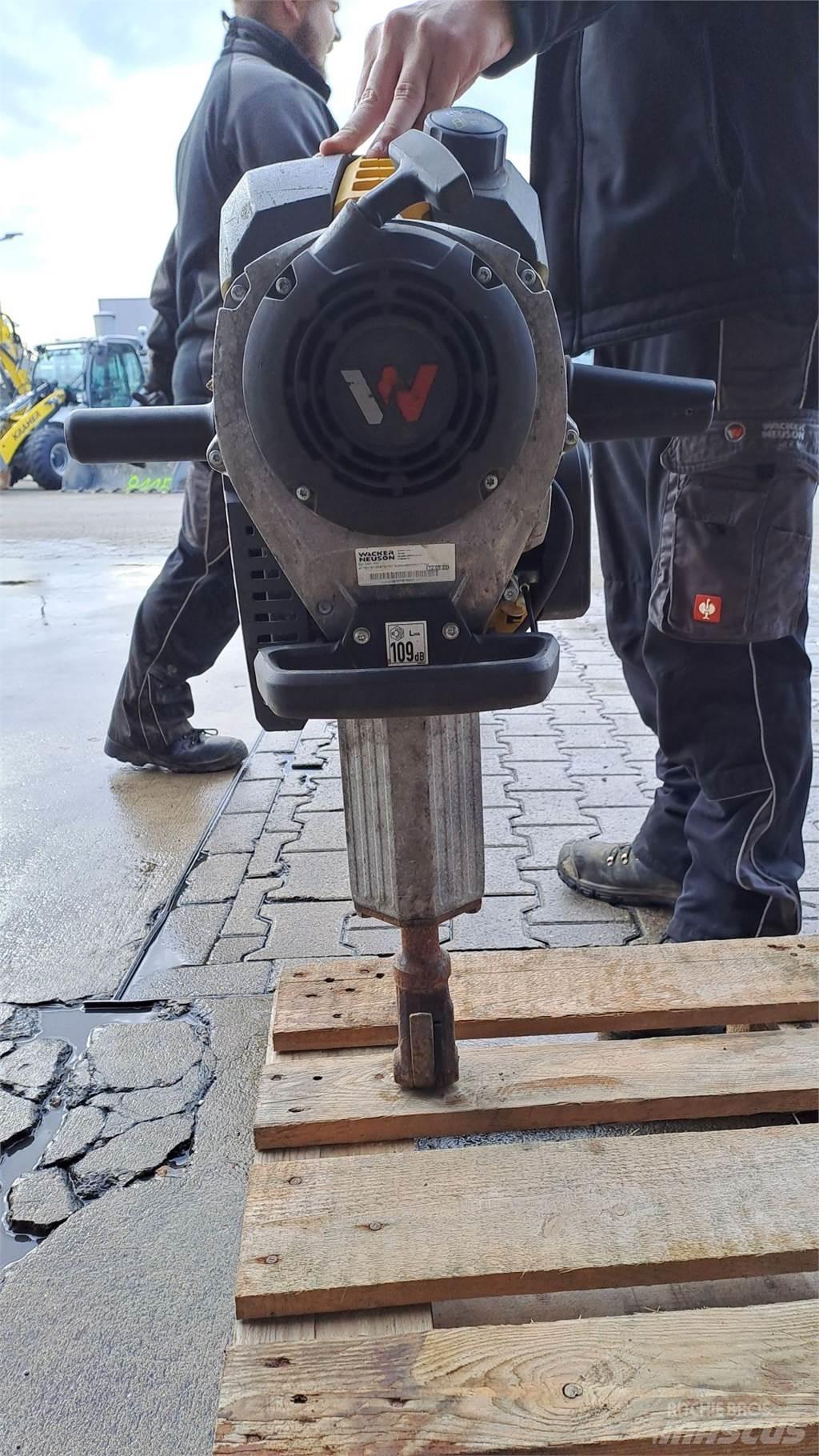 Wacker Neuson BH55 Compactor
