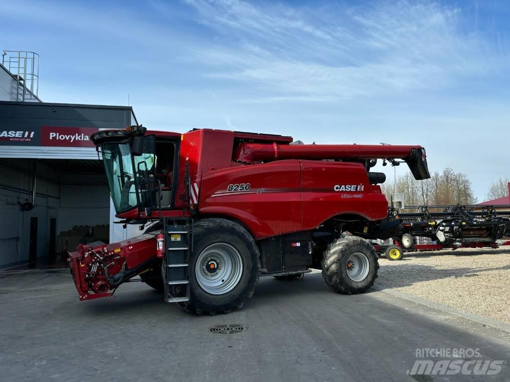 Case IH 8250 Combine de secerat