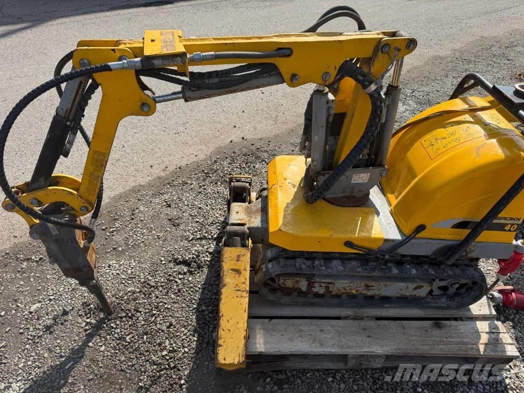 Brokk 40 Excavatoare de demolare