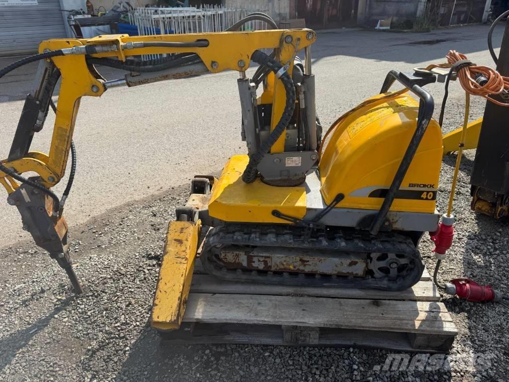 Brokk 40 Excavatoare de demolare