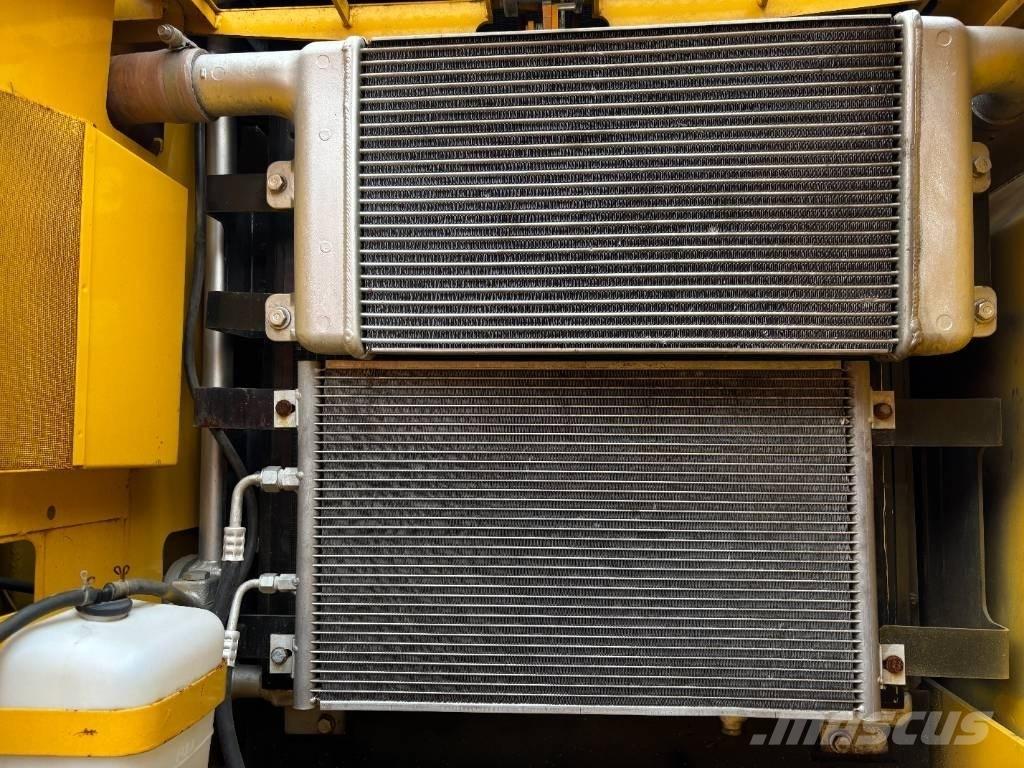 Komatsu PC 220-7 Excavatoare pe șenile
