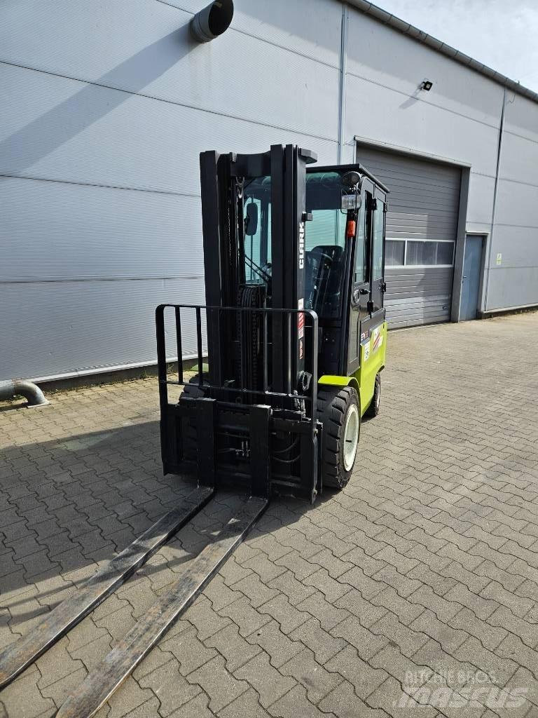 Clark EPX32i Stivuitor electric