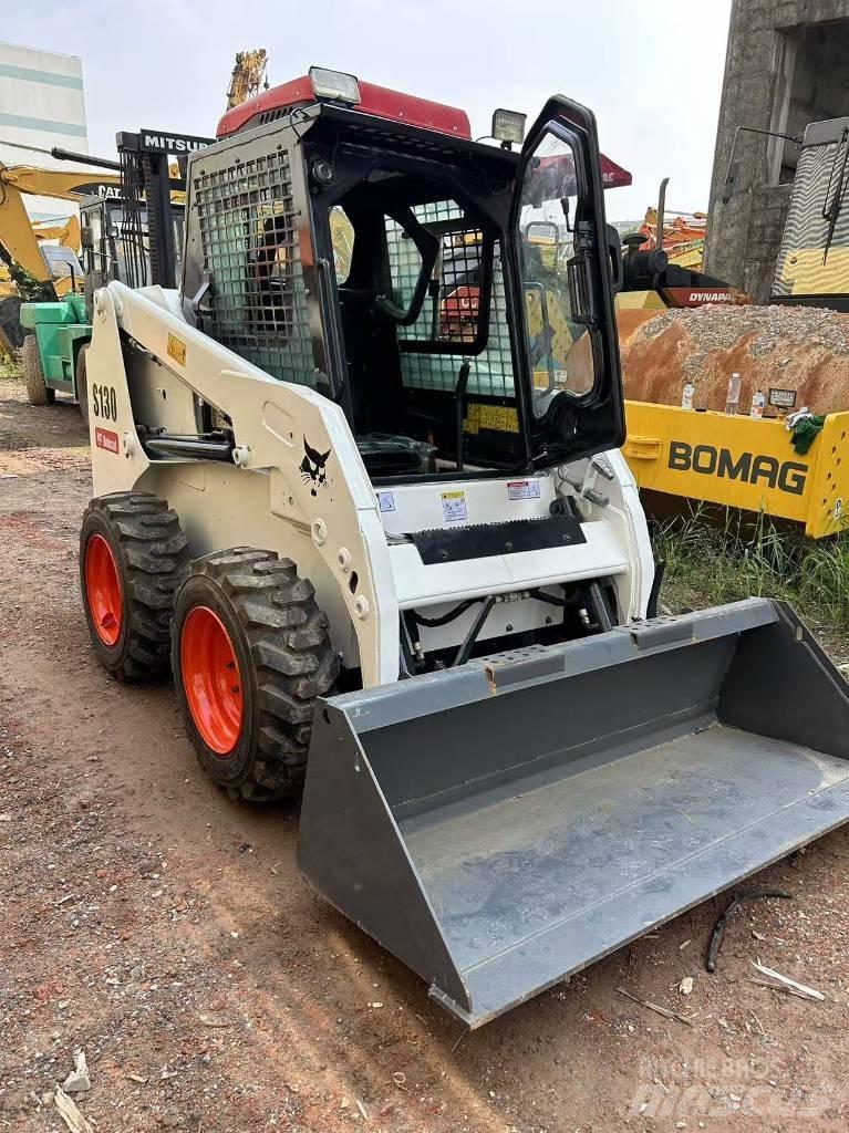 Bobcat S 130 Mini incarcator