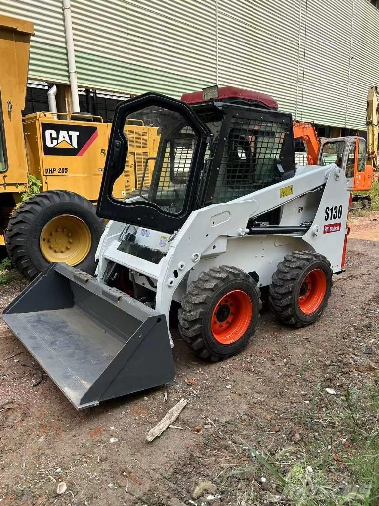 Bobcat S 130 Mini incarcator
