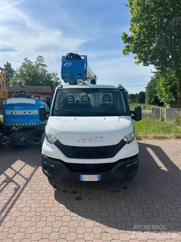 Socage 20D Platforme aeriene montate pe camion