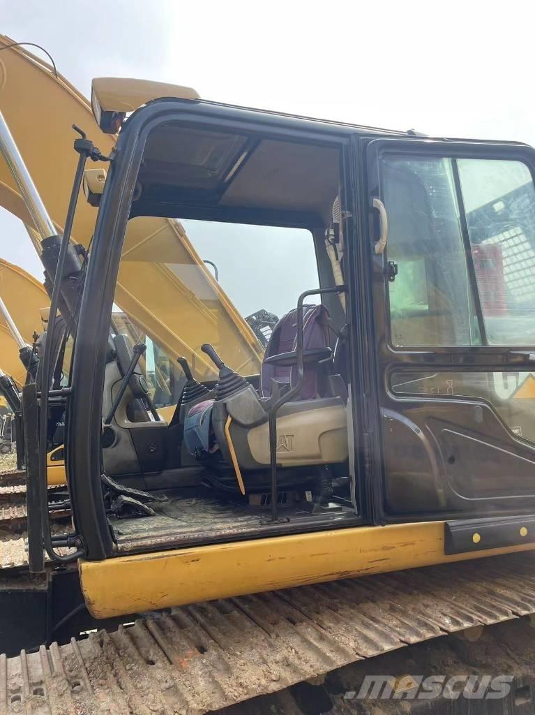 CAT 320d Excavatoare pe șenile
