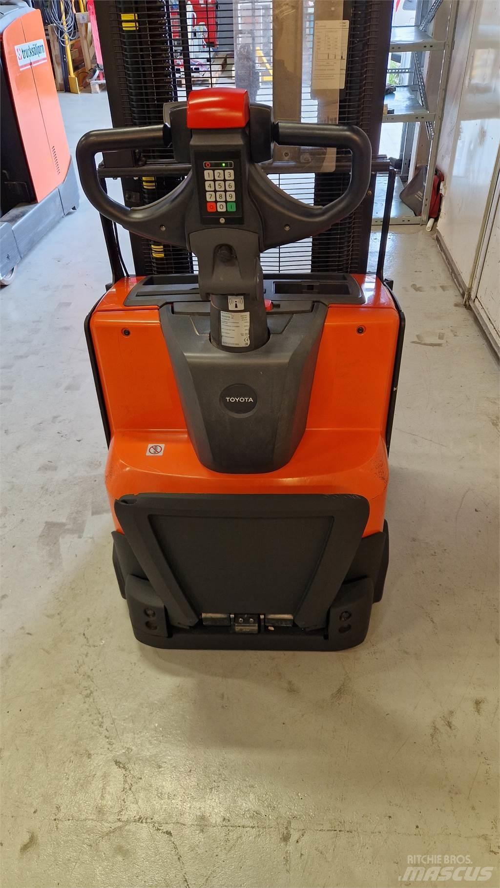 Toyota SWE140L Transpaleta manuala