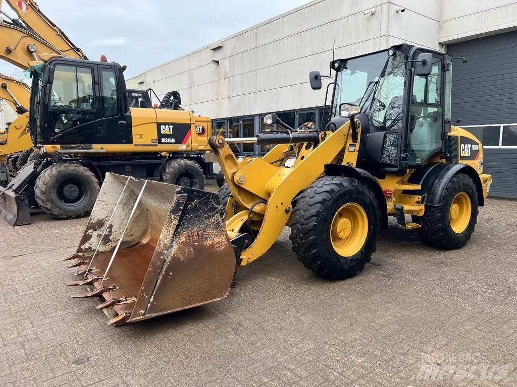 CAT 908M Incarcator pe pneuri