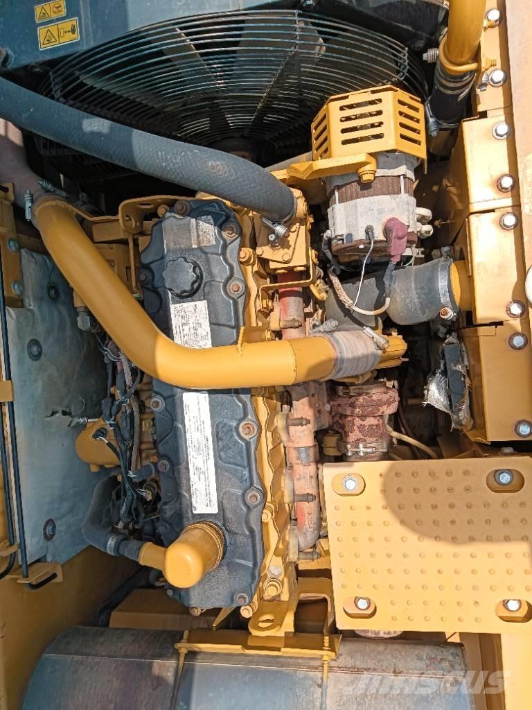 CAT 325 D Excavatoare pe șenile
