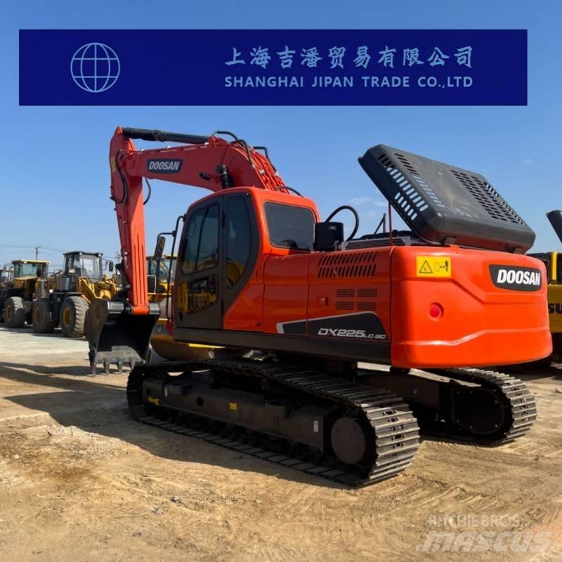 Doosan DX 225 Excavatoare pe șenile
