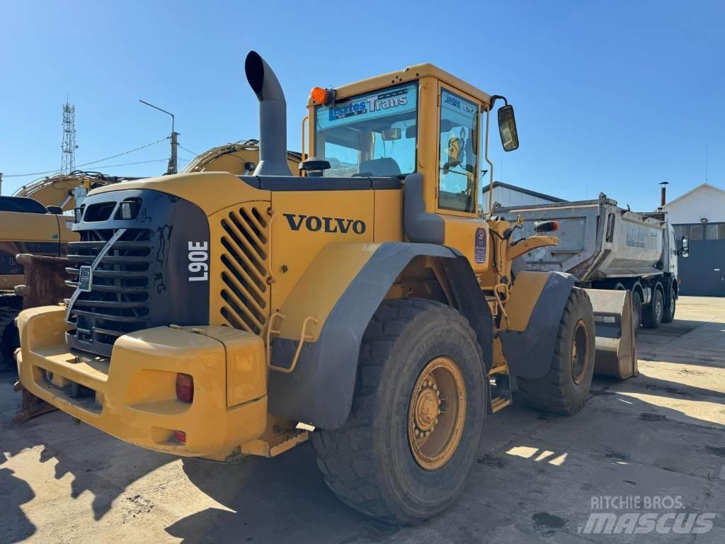 Volvo L 90 E Incarcator pe pneuri