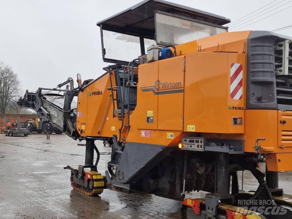 Wirtgen W 200 Utilaje asfalt cu freze reci