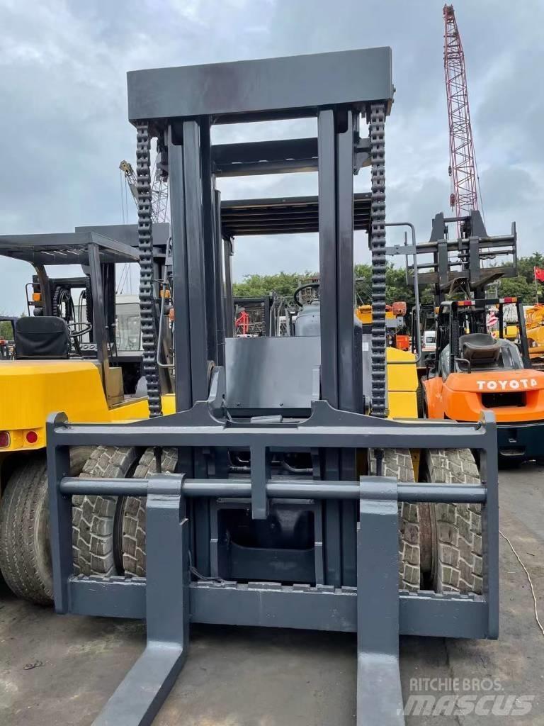 Komatsu 20 Ton Stivuitor diesel