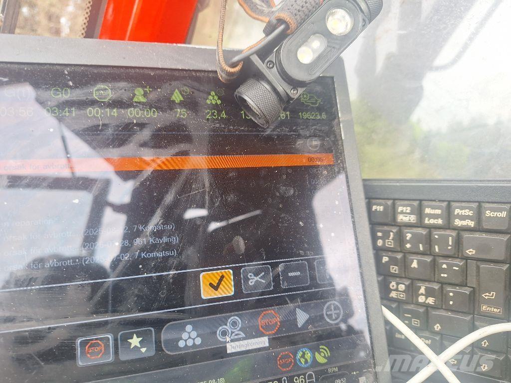 Komatsu 911 Combine forestiere