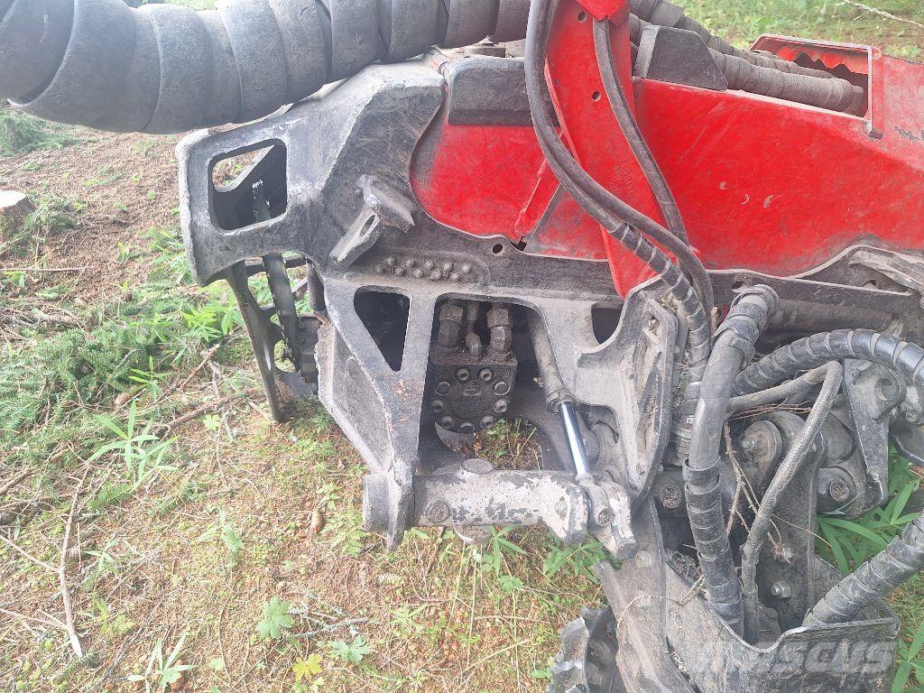 Komatsu 911 Combine forestiere