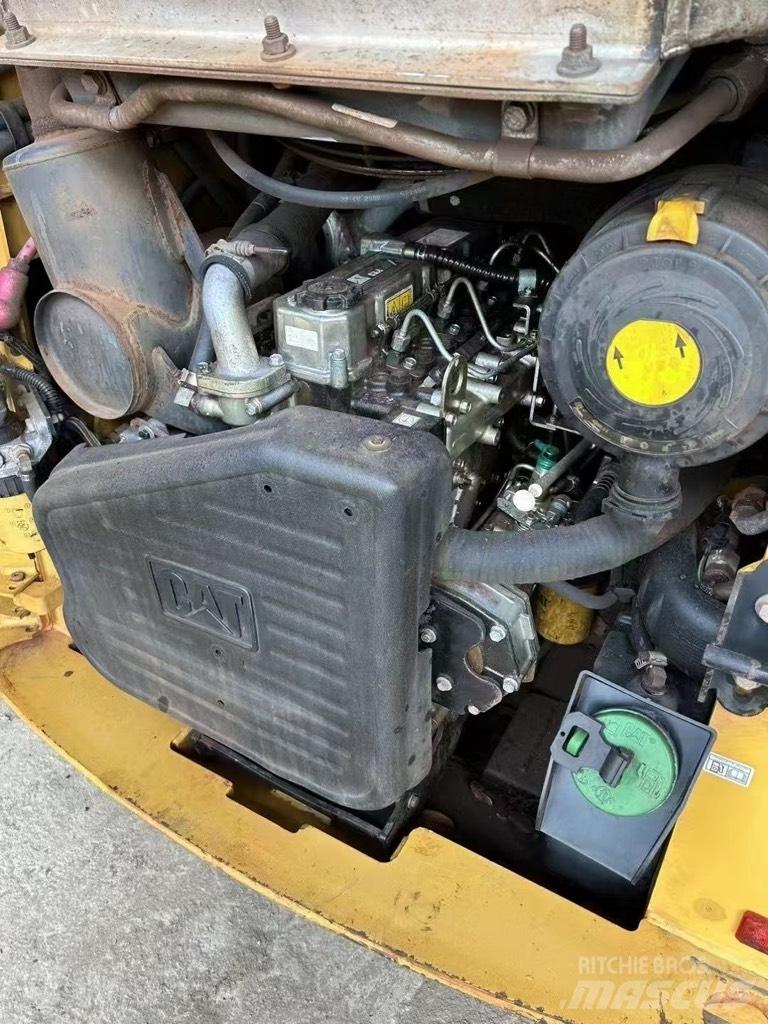 CAT 246 C Mini incarcator