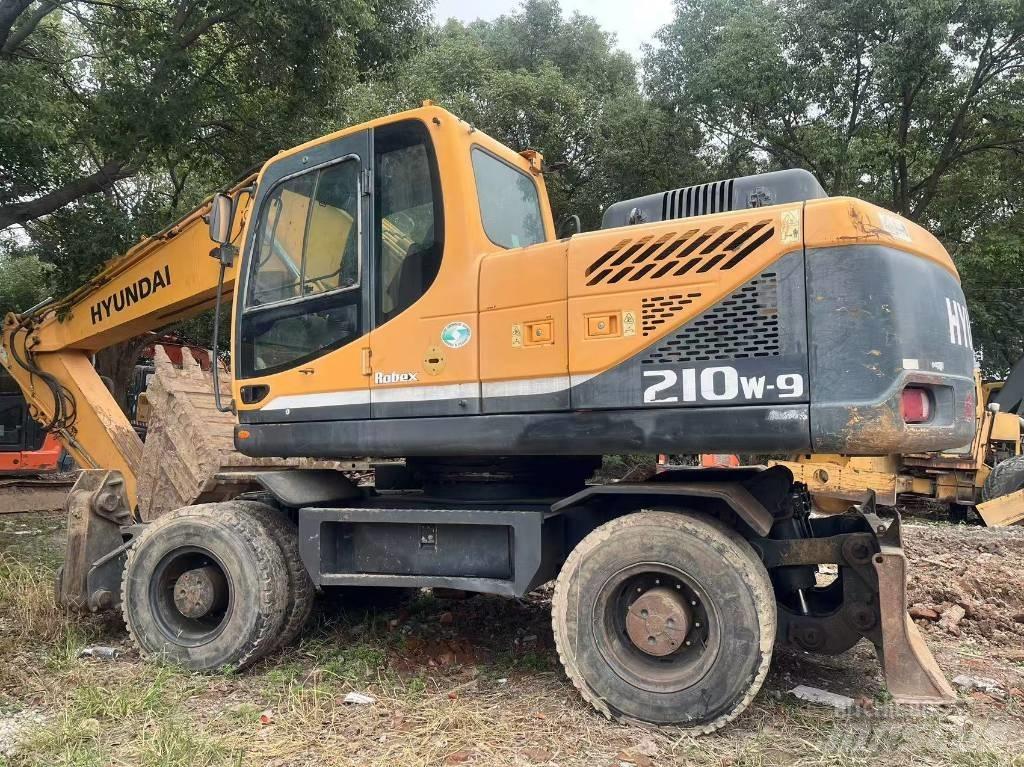 Hyundai R210W-9 Excavatoare cu roti