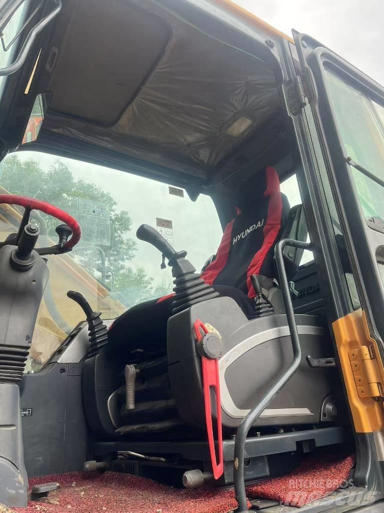 Hyundai R210W-9 Excavatoare cu roti