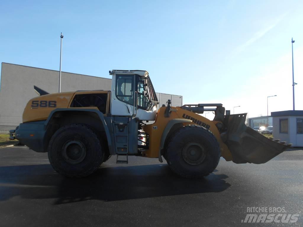 Liebherr L 586 Incarcator pe pneuri
