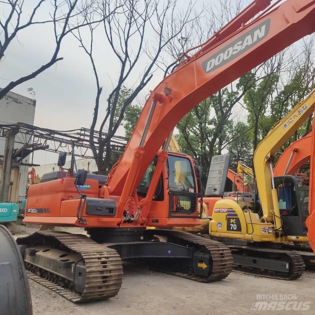 Doosan DX 300 Excavatoare pe șenile
