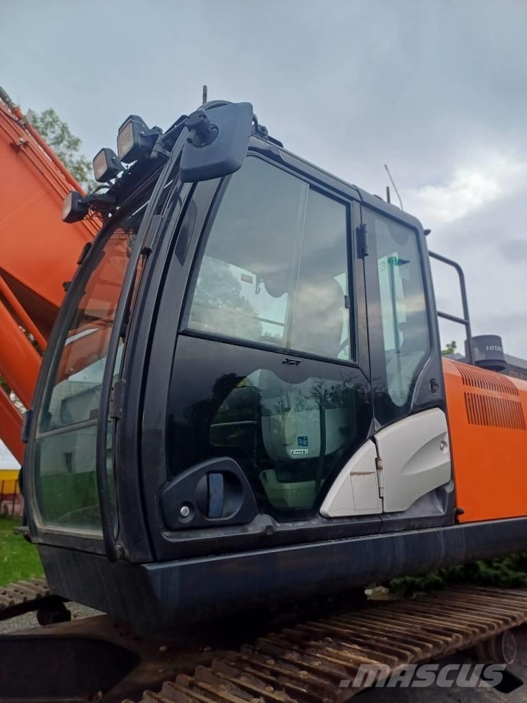 Hitachi ZX350 Incarcator pe pneuri