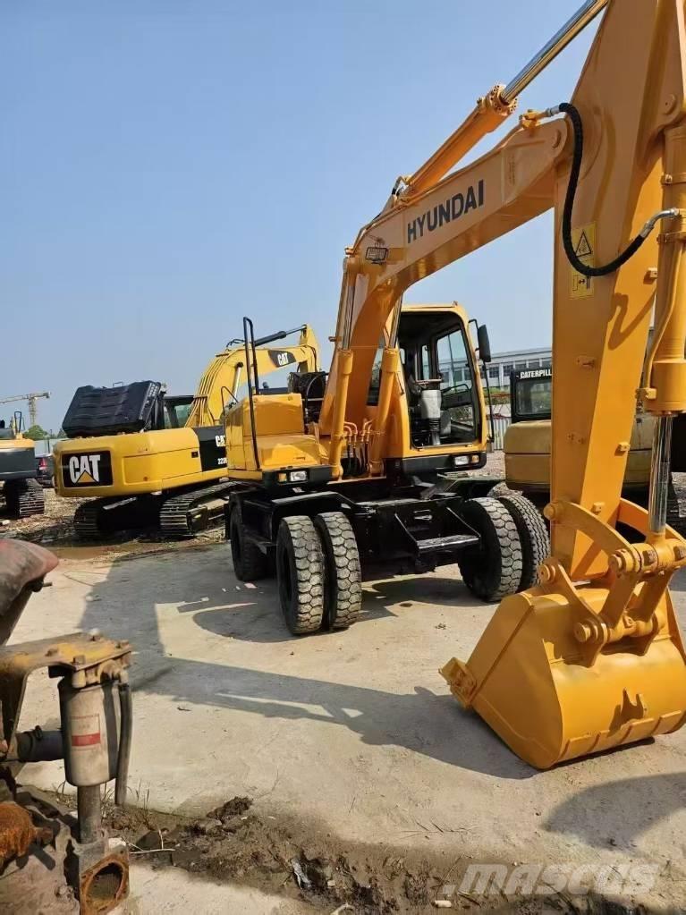 Hyundai HW 150 Excavatoare cu roti