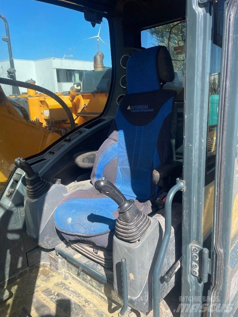 Hyundai HX 235 Excavatoare pe șenile
