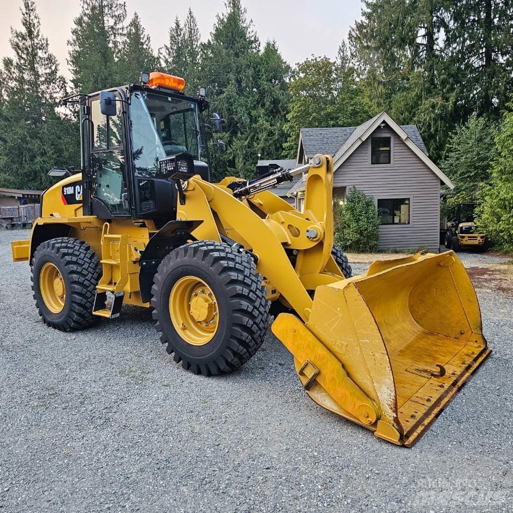 CAT 910M Incarcator pe pneuri