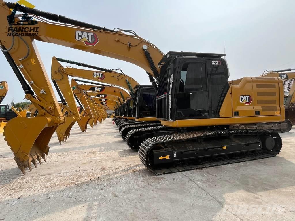 CAT 323 Excavatoare pe șenile
