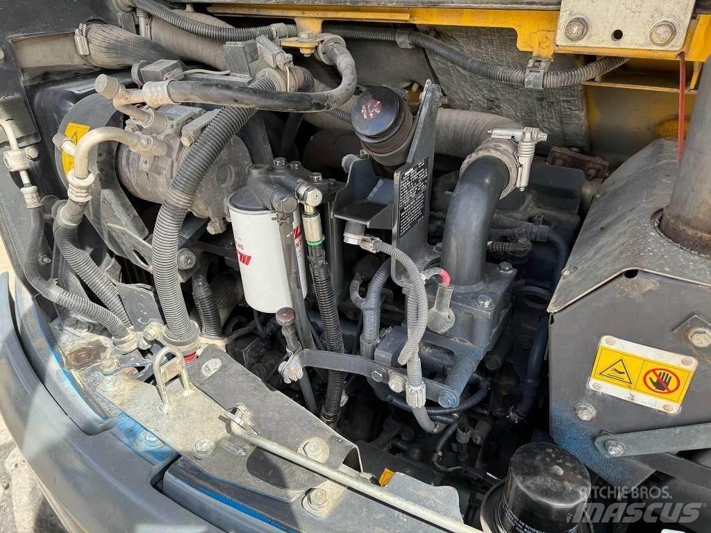 Komatsu PW 98 MR-8 Excavatoare cu roti