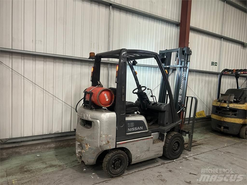 Nissan P1D1A18LQ Stivuitor GPL