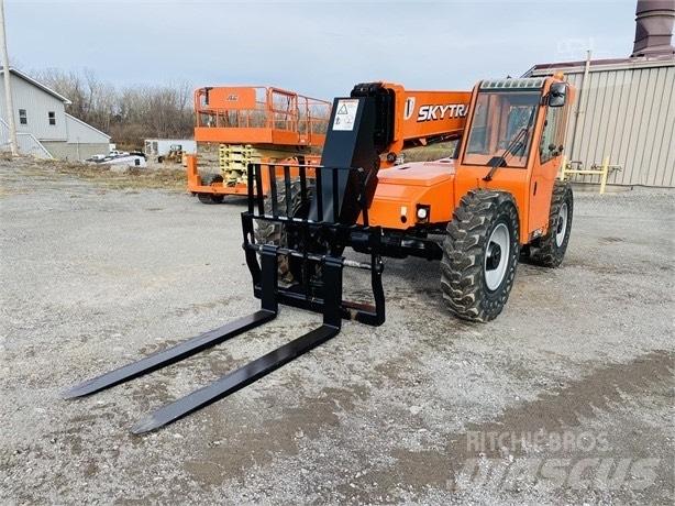 SkyTrak 8042 Stivuitoare telescopice