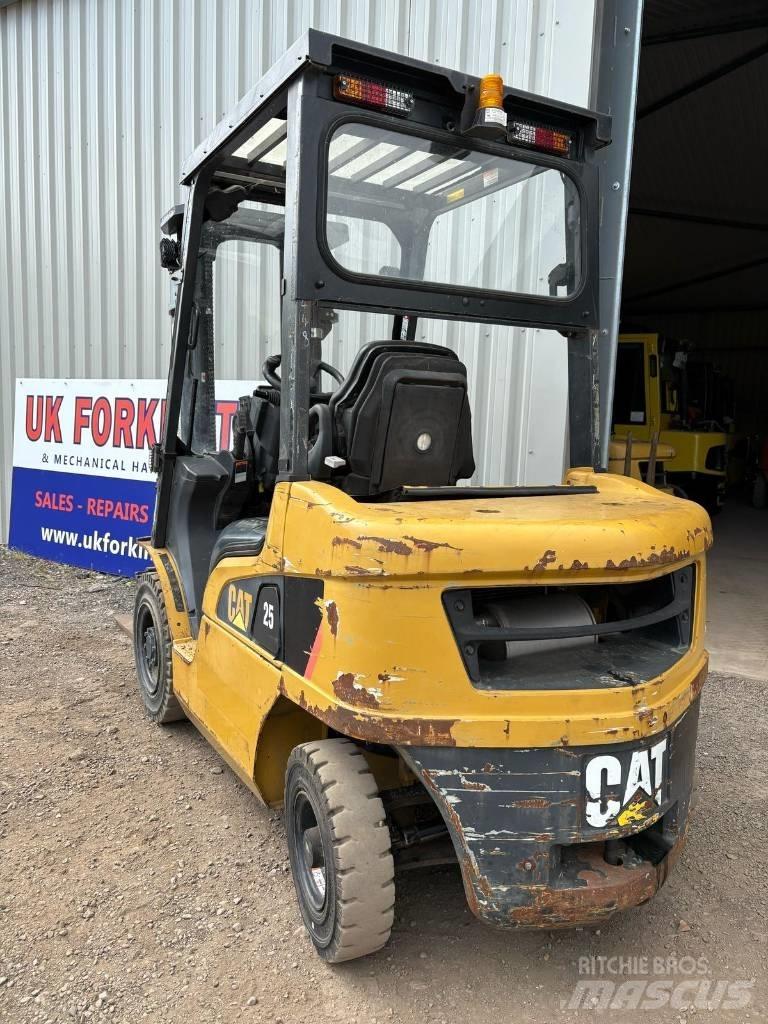 CAT DP 25 NT Stivuitor diesel