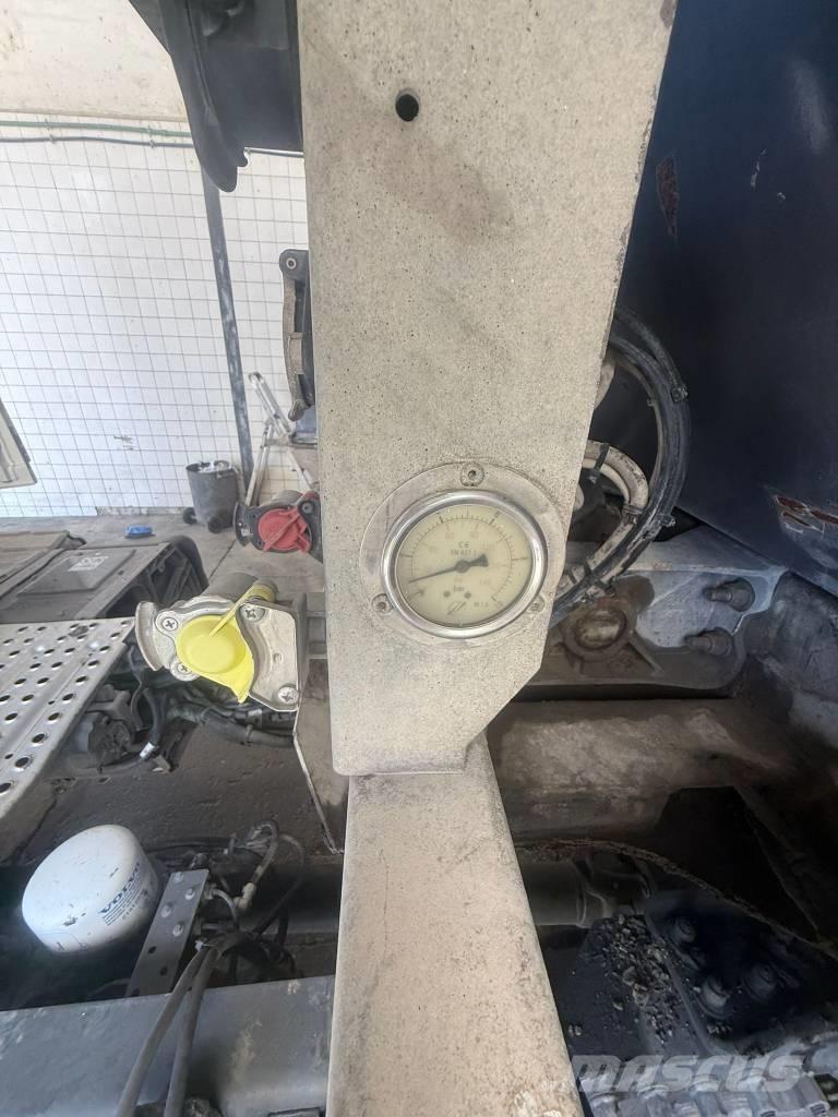 Fruehauf FST4FC, Semi-remorca Basculanta